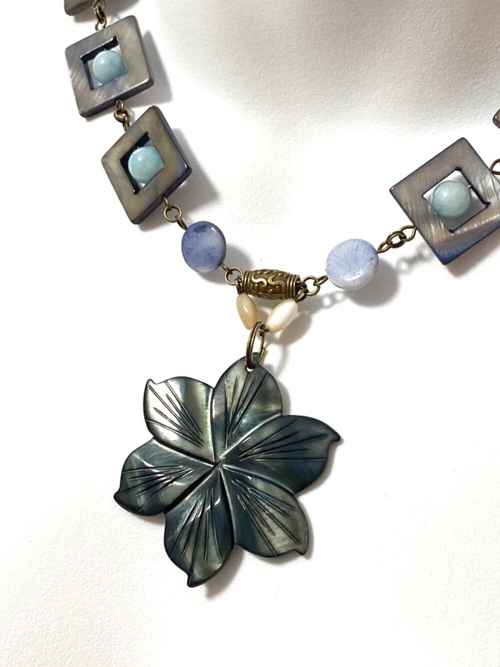 Dark Blue Mother of Pearl Flower Pendant Necklace, Gemstone & Bronze Links